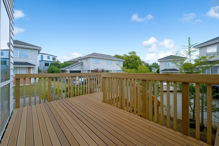 Photo of property in 11 Manatu Lane, Kelston, Auckland, 0602