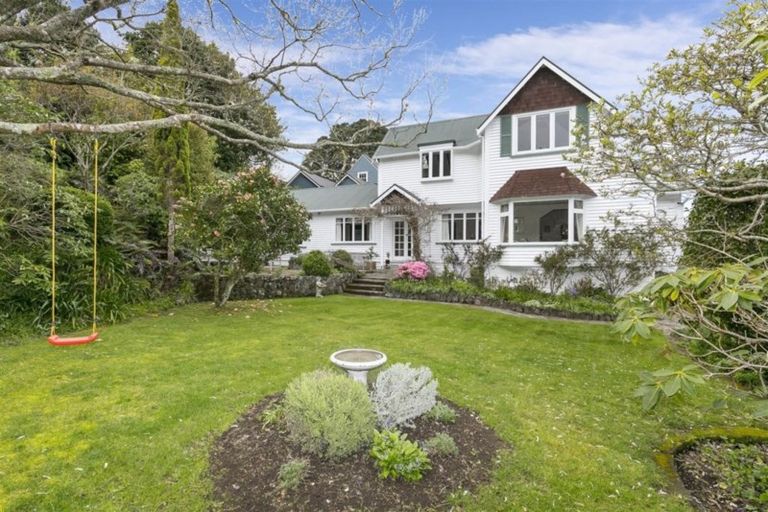 Photo of property in 10 Amapur Drive, Khandallah, Wellington, 6035