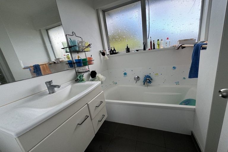 Photo of property in 32 Dunbarton Street, Redwood, Christchurch, 8051