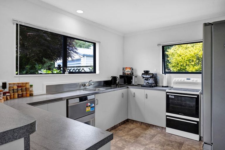 Photo of property in 21 Tawari Street, Inglewood, 4330