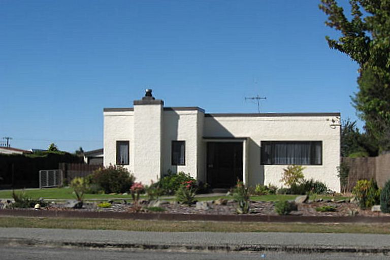 Photo of property in 39 Rhodes Street, Waimate, 7924