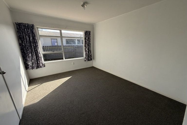 Photo of property in 426 Roscommon Road, Clendon Park, Auckland, 2103