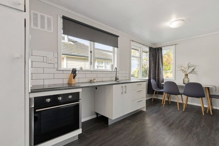 Photo of property in 2 Yeats Crescent, Fairfield, Hamilton, 3214