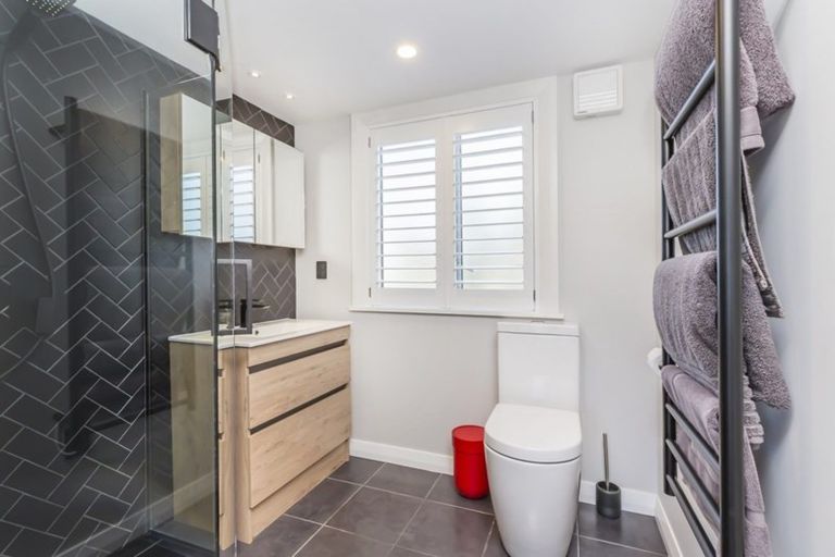 Photo of property in 30a Mandalay Terrace, Khandallah, Wellington, 6035