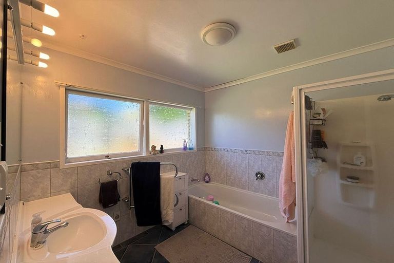 Photo of property in 7 Sanctuary Point, Sunnyhills, Auckland, 2010