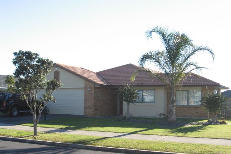 Photo of property in 17 Blackwood Drive, Wattle Downs, Auckland, 2103