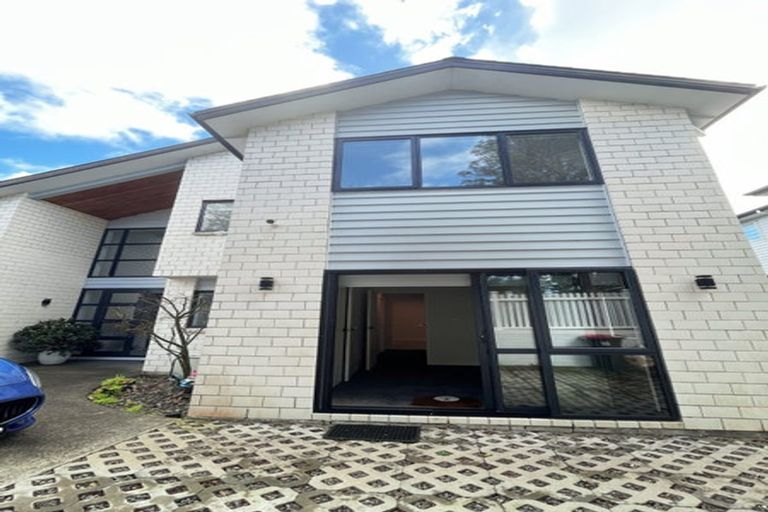 Photo of property in 138 Greenhithe Road, Greenhithe, Auckland, 0632