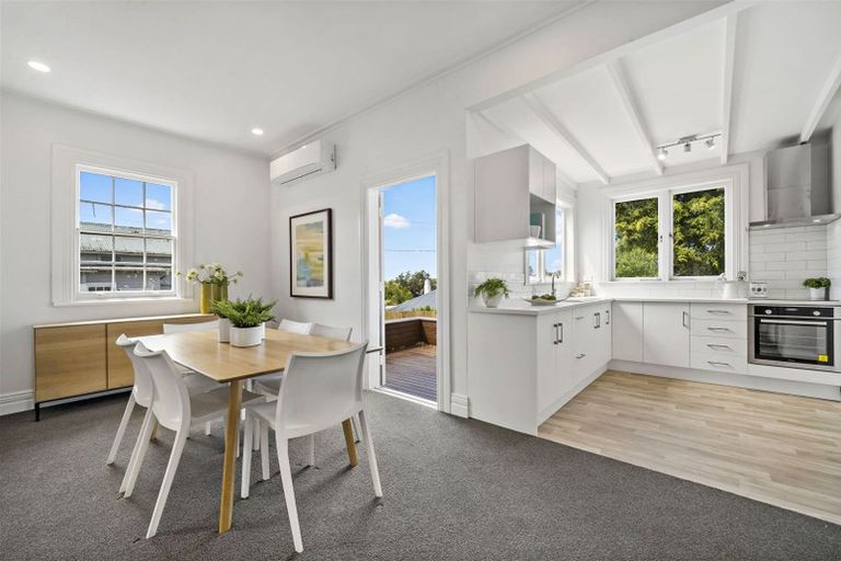 Photo of property in 42 Blockhouse Bay Road, Avondale, Auckland, 1026