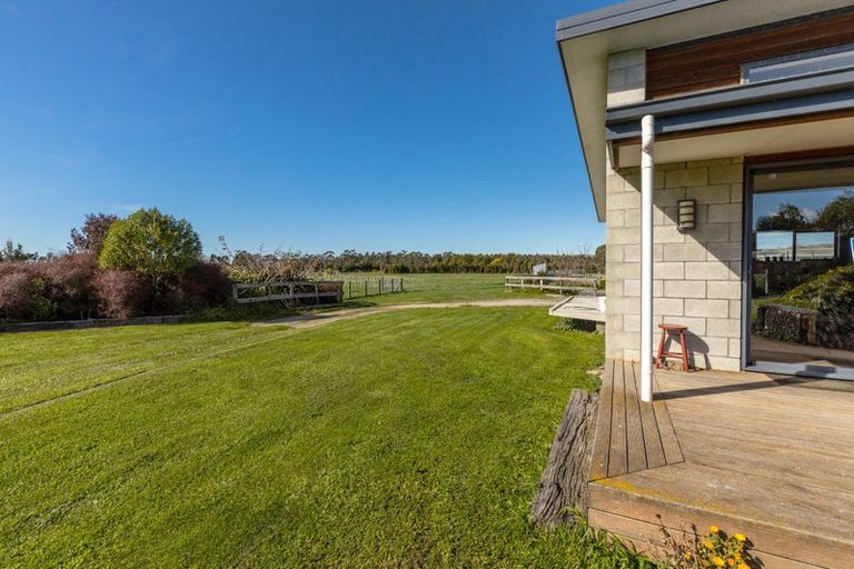 Photo of property in 92 Beacon Road, Dillons Point, Blenheim, 7273