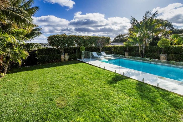 Photo of property in 306 Hurstmere Road, Takapuna, Auckland, 0622