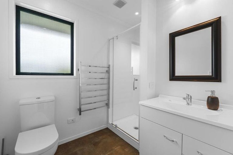 Photo of property in 136 Muriwai Road, Waimauku, 0881