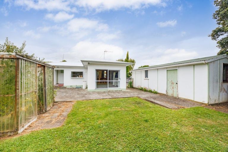 Photo of property in 28 Henare Street, West End, Palmerston North, 4412