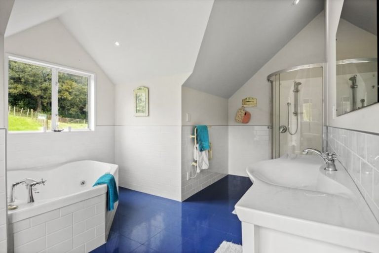 Photo of property in 187 Kimptons Road, Brookby, Manurewa, 2576