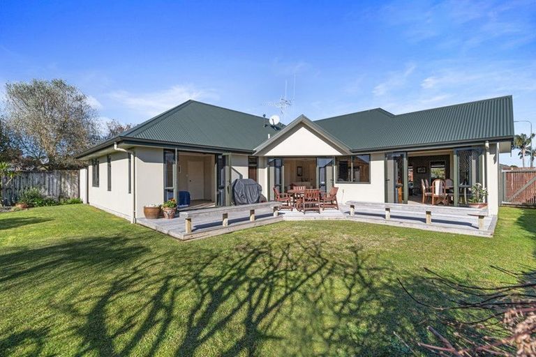 Photo of property in 40 Cranbrook Place, Rototuna North, Hamilton, 3210