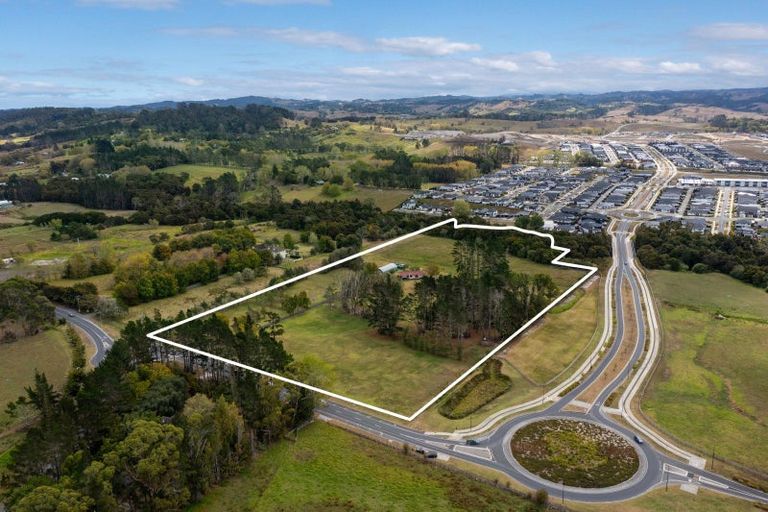 Photo of property in 1 Old Pine Valley Road, Dairy Flat, Silverdale, 0992