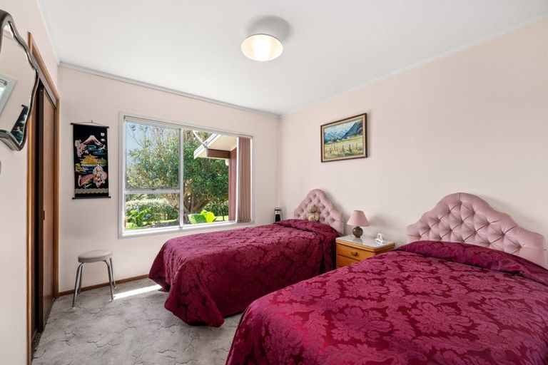 Photo of property in 1003 State Highway 16, Waimauku, 0883