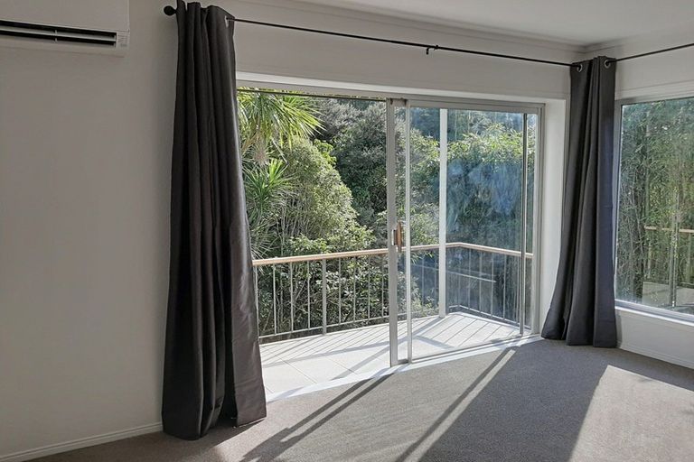 Photo of property in 37 West Lynn Road, Titirangi, Auckland, 0604