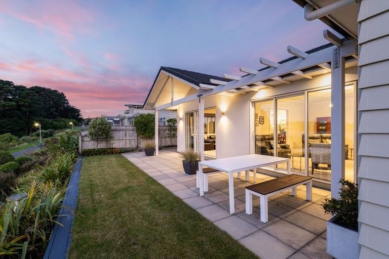 Photo of property in 10 John Burke Drive, Aotea, Porirua, 5024