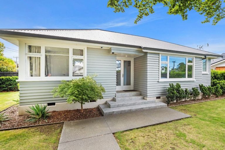 Photo of property in 98 Hamilton Avenue, Ilam, Christchurch, 8041