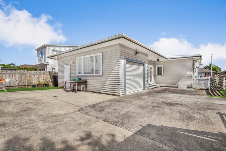 Photo of property in 17 Omana Road, Papatoetoe, Auckland, 2025
