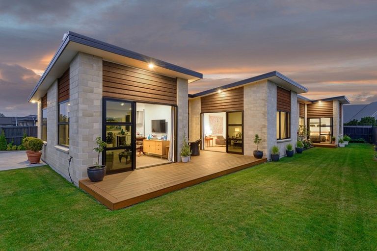 Photo of property in 22 Awa Place, Rangiora, 7400