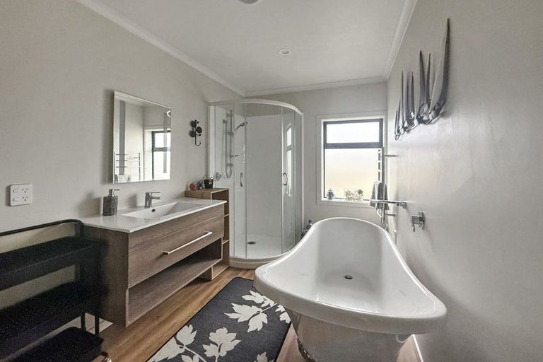 Photo of property in 1/7 Kathleen Place, Rainbow Point, Taupo, 3330