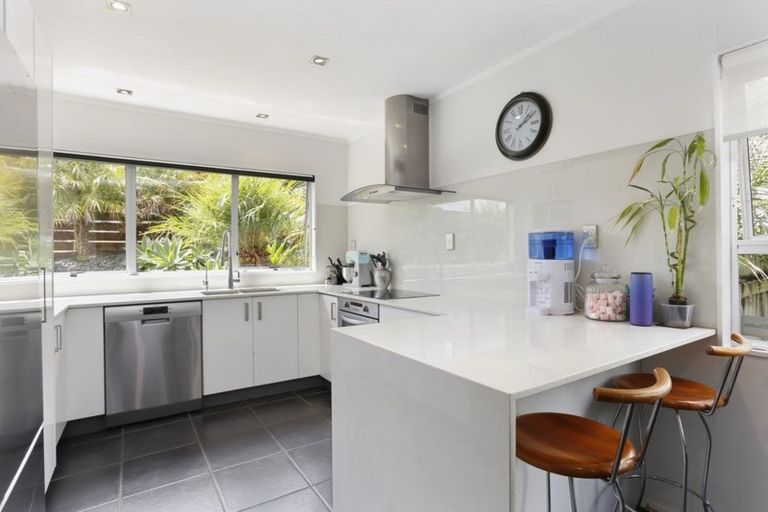 Photo of property in 9 Montclair Rise, Browns Bay, Auckland, 0630