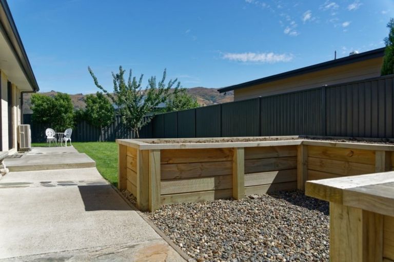 Photo of property in 18 Stowell Drive, Cromwell, 9310