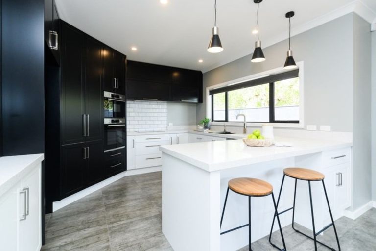 Photo of property in 14a Colombo Street, Hokowhitu, Palmerston North, 4410