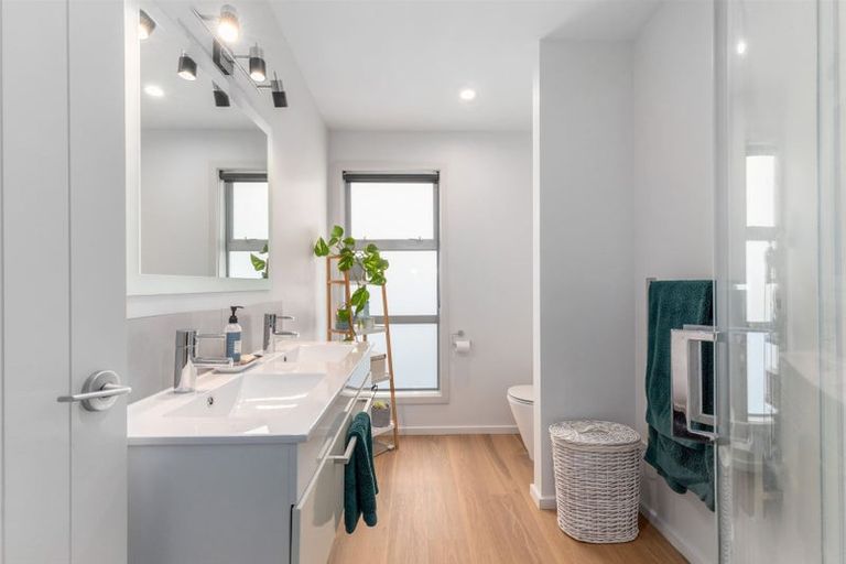 Photo of property in 122a Main Road, Titahi Bay, Porirua, 5022