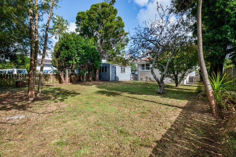 Photo of property in 2/219 Swanson Road, Henderson, Auckland, 0610