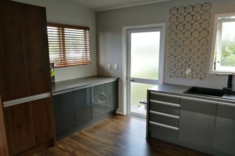 Photo of property in 2/10 Mander Place, Bucklands Beach, Auckland, 2012