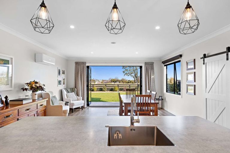 Photo of property in 3 George Street, Bulls, 4818