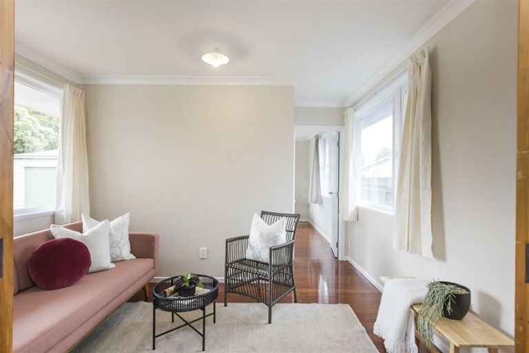 Photo of property in 12 Snowdon Avenue, Terrace End, Palmerston North, 4410