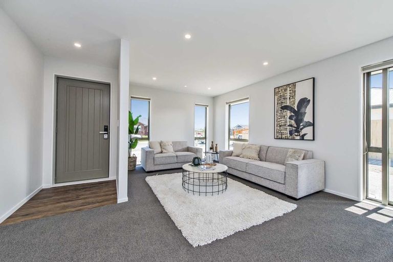 Photo of property in 33 Cressy Place, Darfield, 7510