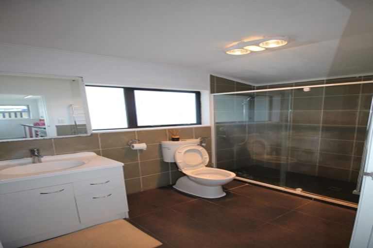 Photo of property in 40 Bancroft Terrace, Newlands, Wellington, 6037