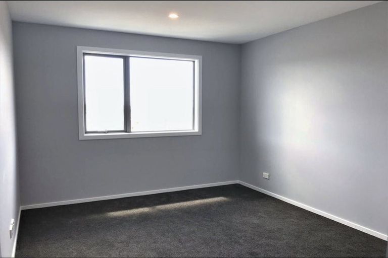 Photo of property in 21 Ken Douglas Drive, Aotea, Porirua, 5024