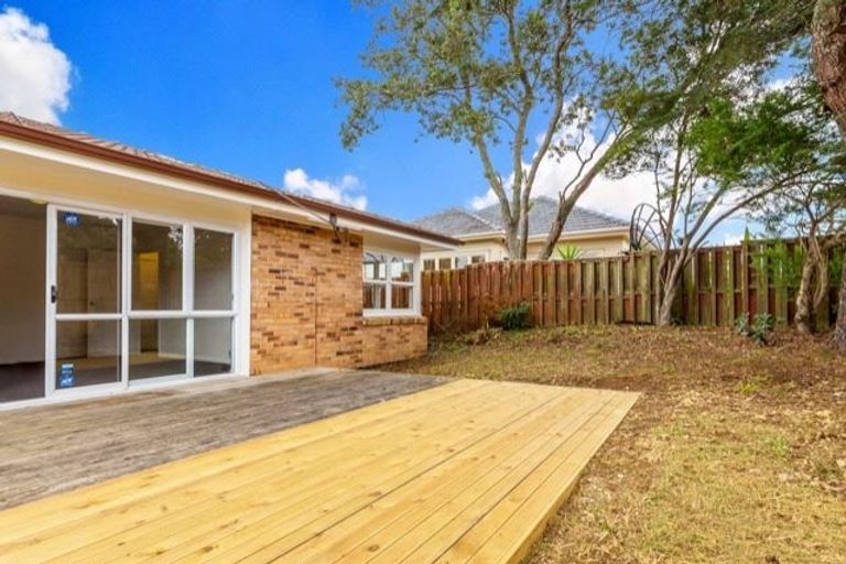 Photo of property in 45 Hogans Road, Glenfield, Auckland, 0629