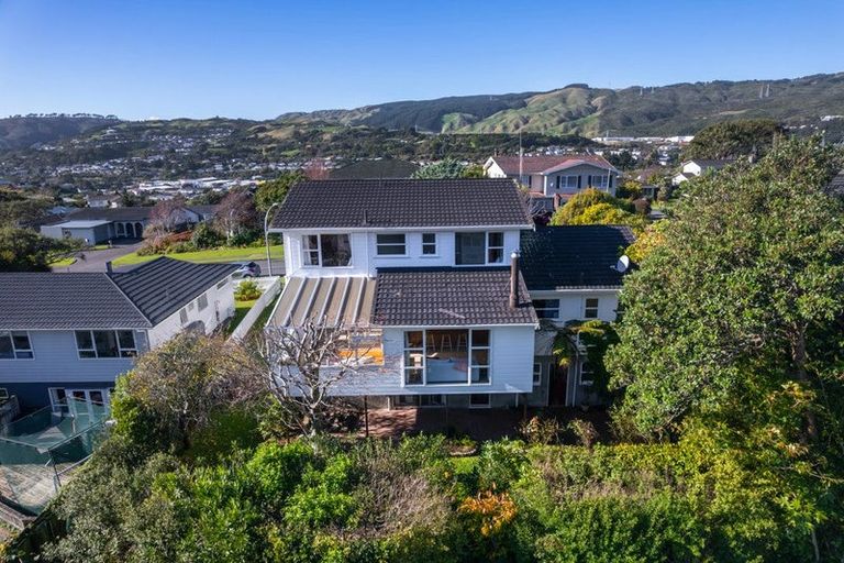Photo of property in 71 Oriel Avenue, Tawa, Wellington, 5028