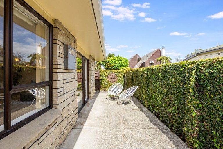 Photo of property in 2/6 Nikau Grove, Woburn, Lower Hutt, 5010