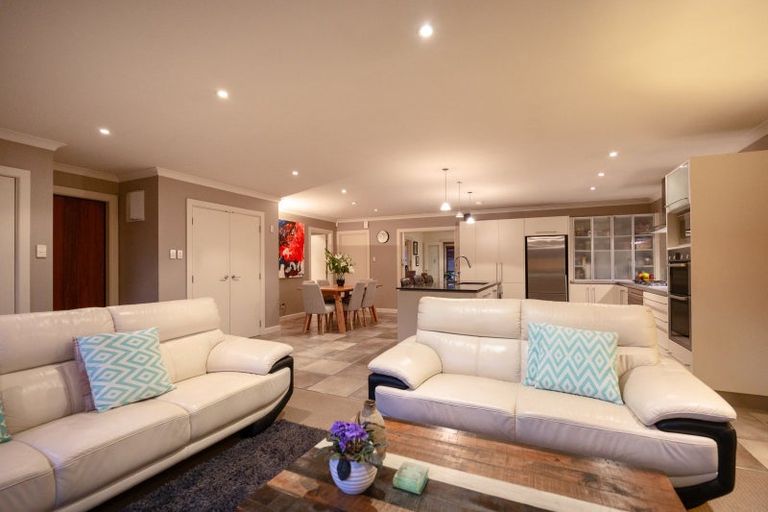 Photo of property in 42 Lincoln Terrace, Hokowhitu, Palmerston North, 4410