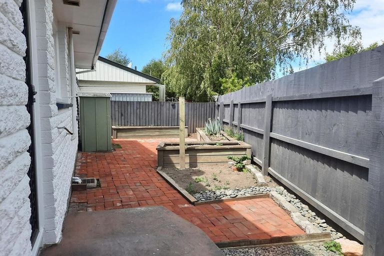 Photo of property in 1/200 Withells Road, Avonhead, Christchurch, 8042