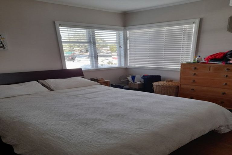 Photo of property in 1/30 Norwood Road, Bayswater, Auckland, 0622