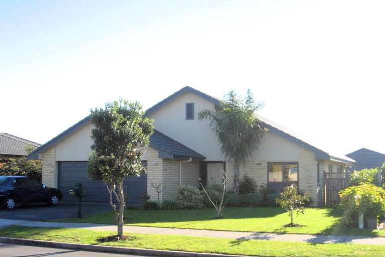 Property details for 13 Blackwood Drive, Wattle Downs, Auckland, 2103