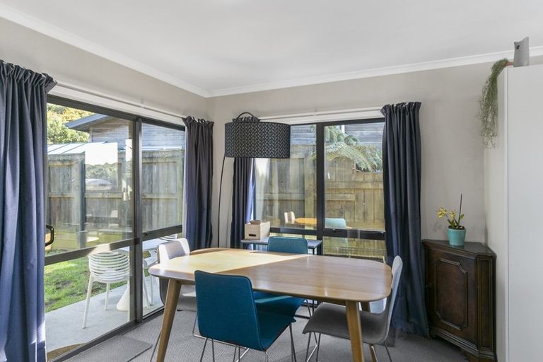 Photo of property in 36 Turriff Crescent, Kenepuru, Porirua, 5022