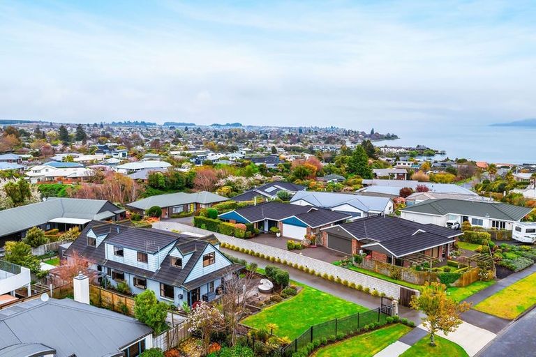 Photo of property in 83 Harvey Street, Waipahihi, Taupo, 3330