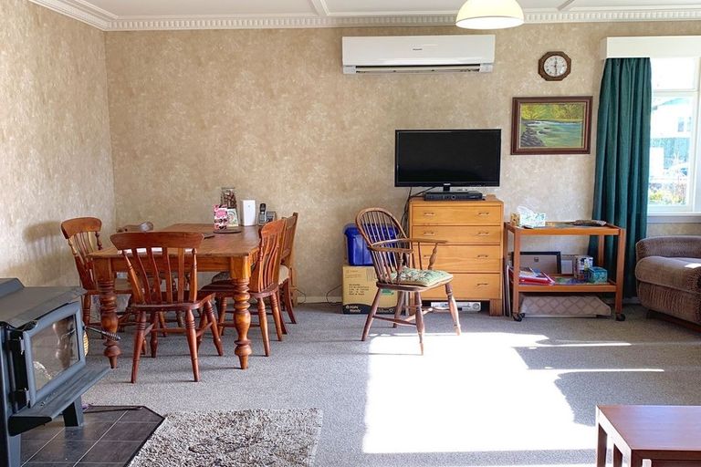 Photo of property in 61 Rhodes Street, Waimate, 7924