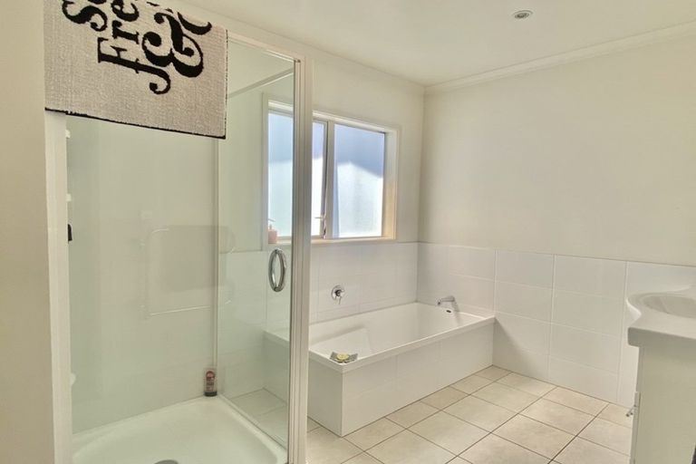 Photo of property in 19b Cunliffe Street, Johnsonville, Wellington, 6037