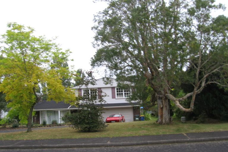 Photo of property in 42 Marywil Crescent, Hillcrest, Auckland, 0627