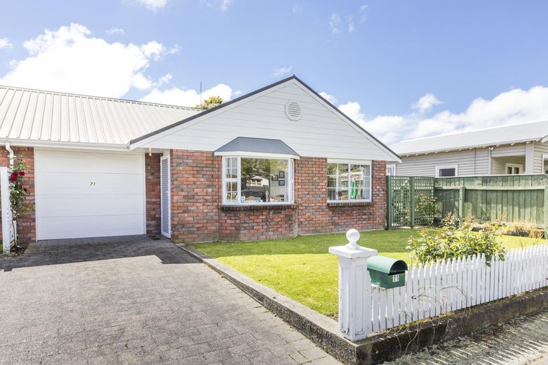 Photo of property in 71 Bryant Street, Takaro, Palmerston North, 4412